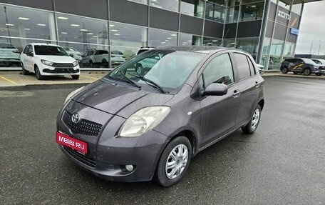 Toyota Yaris III рестайлинг, 2007 год, 689 000 рублей, 1 фотография