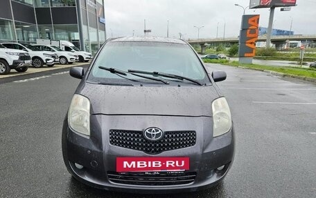 Toyota Yaris III рестайлинг, 2007 год, 689 000 рублей, 5 фотография