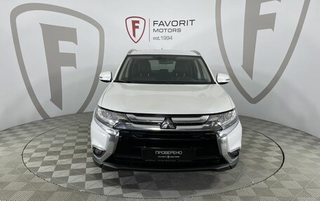 Mitsubishi Outlander III рестайлинг 3, 2015 год, 1 700 000 рублей, 2 фотография