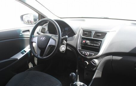 Hyundai Solaris II рестайлинг, 2015 год, 760 000 рублей, 14 фотография