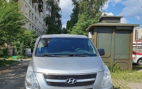 Hyundai Grand Starex Grand Starex I рестайлинг 2, 2010 год, 1 900 000 рублей, 2 фотография