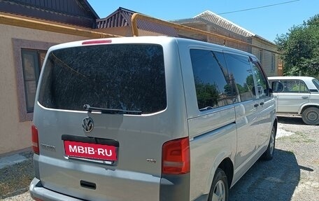 Volkswagen Caravelle T5, 2011 год, 1 700 000 рублей, 4 фотография