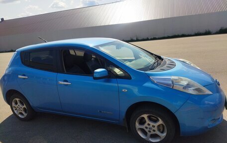 Nissan Leaf I, 2011 год, 1 420 000 рублей, 2 фотография