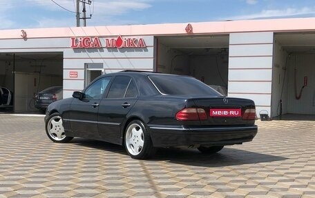 Mercedes-Benz E-Класс, 2000 год, 750 000 рублей, 4 фотография