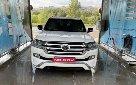 Toyota Land Cruiser 200, 2017 год, 6 550 000 рублей, 2 фотография