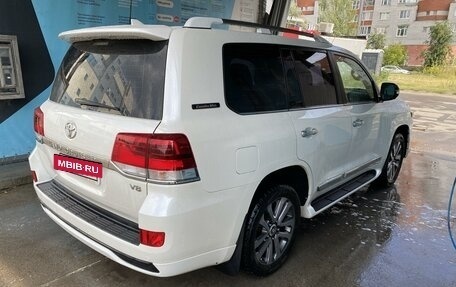 Toyota Land Cruiser 200, 2017 год, 6 550 000 рублей, 12 фотография