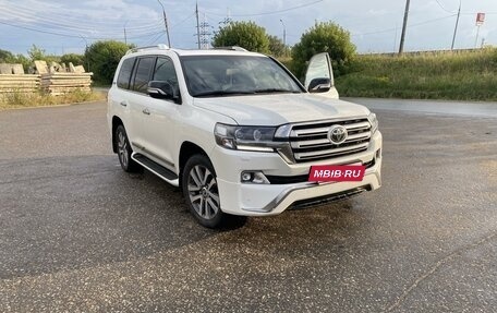 Toyota Land Cruiser 200, 2017 год, 6 550 000 рублей, 6 фотография