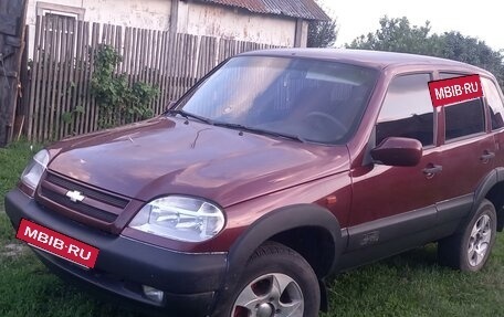 Chevrolet Niva I рестайлинг, 2005 год, 288 589 рублей, 2 фотография