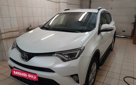 Toyota RAV4, 2017 год, 4 000 000 рублей, 2 фотография