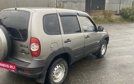 Chevrolet Niva I рестайлинг, 2012 год, 900 000 рублей, 3 фотография