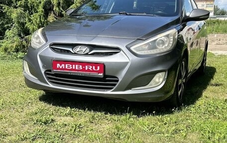 Hyundai Solaris II рестайлинг, 2013 год, 650 000 рублей, 1 фотография