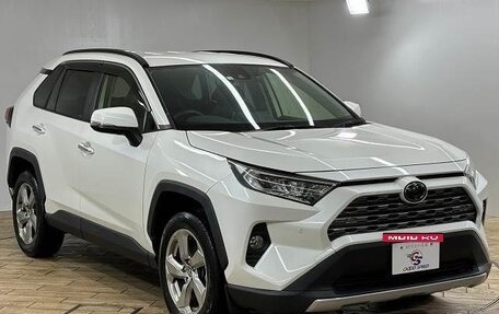 Toyota RAV4, 2020 год, 2 500 000 рублей, 2 фотография