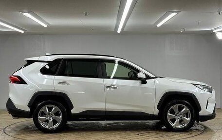 Toyota RAV4, 2020 год, 2 500 000 рублей, 3 фотография