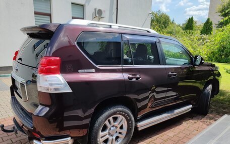 Toyota Land Cruiser Prado 150 рестайлинг 2, 2010 год, 2 100 000 рублей, 9 фотография