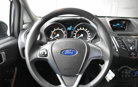 Ford Fiesta, 2015 год, 899 000 рублей, 6 фотография