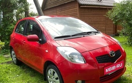 Toyota Yaris III рестайлинг, 2007 год, 600 000 рублей, 3 фотография