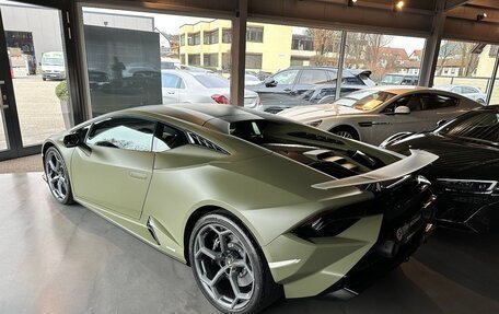 Lamborghini Huracán, 2023 год, 42 035 000 рублей, 4 фотография