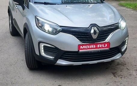 Renault Kaptur I рестайлинг, 2016 год, 1 790 000 рублей, 2 фотография