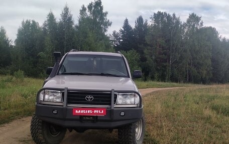 Toyota Land Cruiser 100 рестайлинг 2, 2000 год, 2 820 000 рублей, 1 фотография