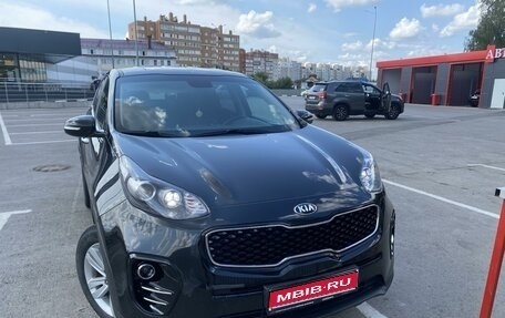 KIA Sportage IV рестайлинг, 2018 год, 2 200 000 рублей, 1 фотография