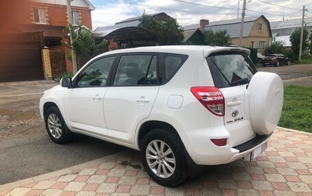 Toyota RAV4, 2011 год, 1 700 000 рублей, 2 фотография