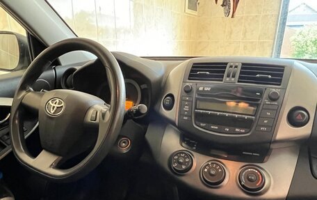 Toyota RAV4, 2011 год, 1 700 000 рублей, 10 фотография