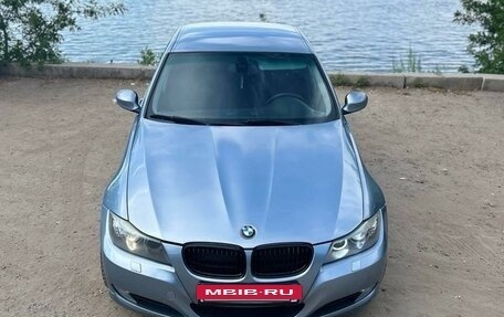 BMW 3 серия, 2011 год, 900 000 рублей, 2 фотография