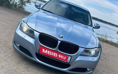 BMW 3 серия, 2011 год, 900 000 рублей, 4 фотография