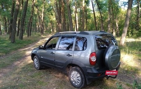 Chevrolet Niva I рестайлинг, 2012 год, 630 000 рублей, 4 фотография