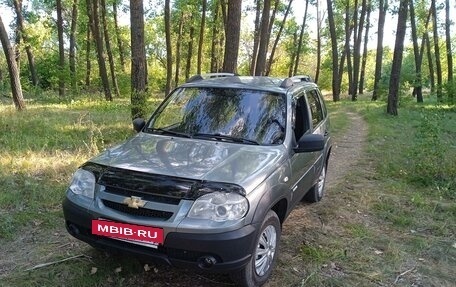 Chevrolet Niva I рестайлинг, 2012 год, 630 000 рублей, 2 фотография