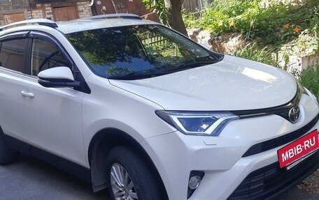 Toyota RAV4, 2016 год, 2 650 000 рублей, 2 фотография