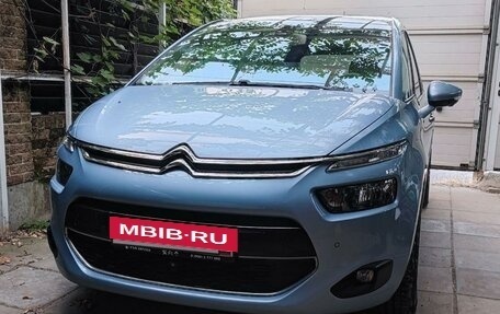 Citroen C4 Picasso II рестайлинг, 2015 год, 1 950 000 рублей, 22 фотография