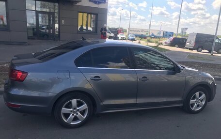 Volkswagen Jetta VI, 2014 год, 1 700 000 рублей, 4 фотография