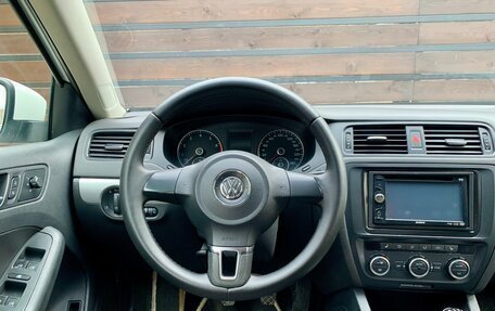 Volkswagen Jetta VI, 2013 год, 997 000 рублей, 14 фотография