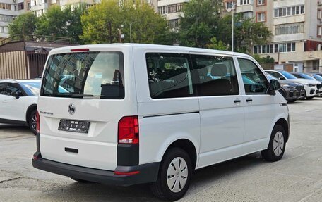 Volkswagen Transporter T6 рестайлинг, 2021 год, 3 880 000 рублей, 6 фотография