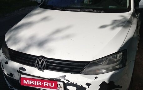 Volkswagen Jetta VI, 2013 год, 800 000 рублей, 2 фотография