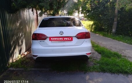 Volkswagen Jetta VI, 2013 год, 800 000 рублей, 4 фотография