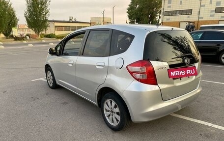 Honda Fit III, 2008 год, 750 000 рублей, 4 фотография