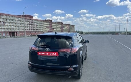 Toyota RAV4, 2018 год, 2 600 000 рублей, 6 фотография