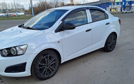 Chevrolet Aveo III, 2013 год, 590 000 рублей, 3 фотография