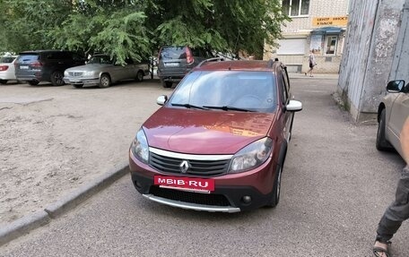 Renault Sandero I, 2012 год, 830 000 рублей, 2 фотография