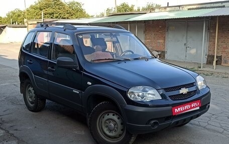 Chevrolet Niva I рестайлинг, 2012 год, 715 000 рублей, 3 фотография