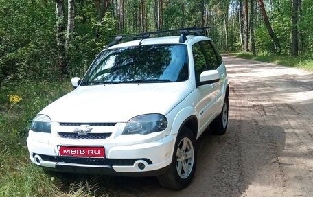 Chevrolet Niva I рестайлинг, 2018 год, 900 000 рублей, 1 фотография