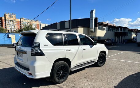 Toyota Land Cruiser Prado 150 рестайлинг 2, 2020 год, 8 700 000 рублей, 5 фотография