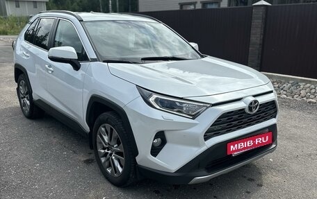 Toyota RAV4, 2021 год, 3 500 000 рублей, 3 фотография