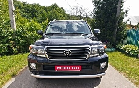 Toyota Land Cruiser 200, 2014 год, 4 990 000 рублей, 2 фотография