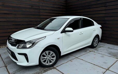 KIA Rio IV, 2018 год, 888 000 рублей, 1 фотография