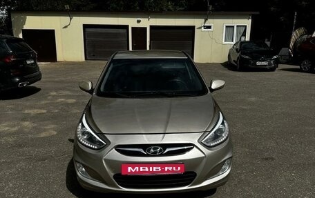 Hyundai Solaris II рестайлинг, 2013 год, 1 050 000 рублей, 2 фотография