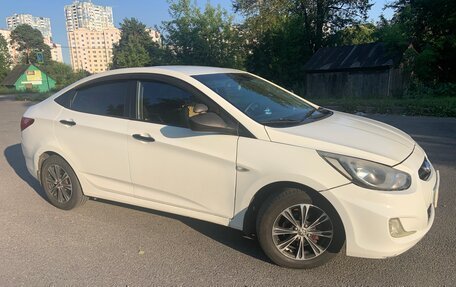 Hyundai Solaris II рестайлинг, 2013 год, 499 000 рублей, 3 фотография