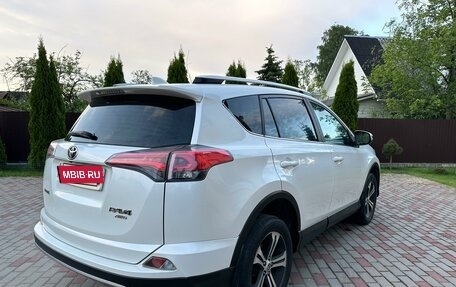 Toyota RAV4, 2017 год, 2 795 000 рублей, 6 фотография